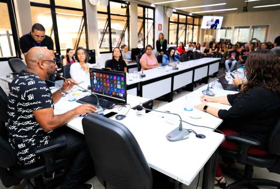 Psicólogos e assistentes sociais pedem melhorias nas condições de trabalho nas escolas públicas de BH